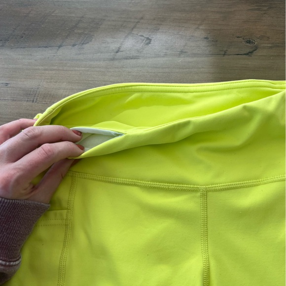 FWD Women’s Training 10” Bike Shorts - colour Limeade - size Medium - Picture 3 of 8